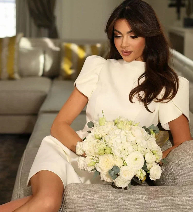 Lyraea - Elegante mini abito con maniche a petalo