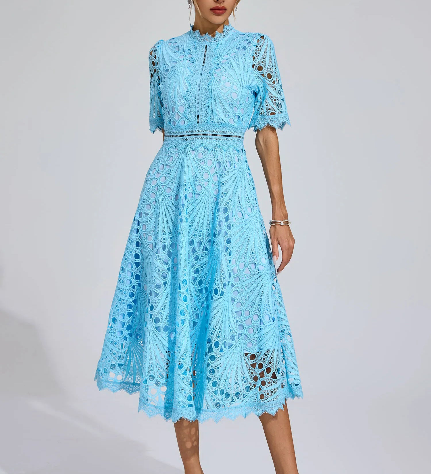 Lisandia - Abito midi con cut-out (Taglia piccola – scegli una in più)