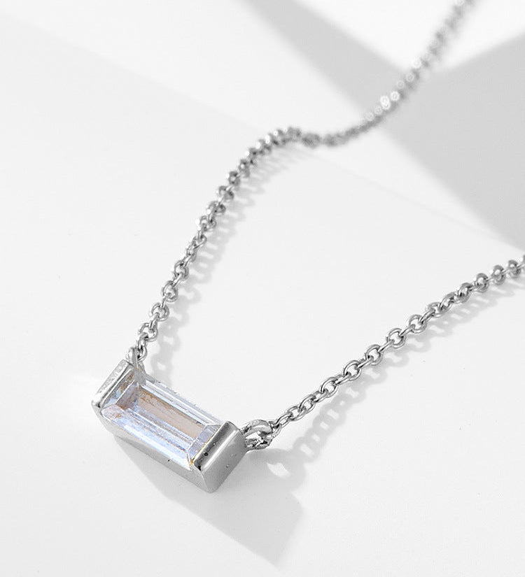 Livia – Collana in argento con piccolo pendente