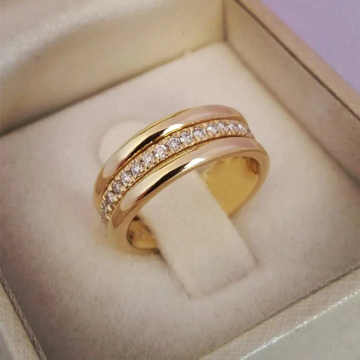 Sarah - Anello Vintage in Zirkonia Incastonata